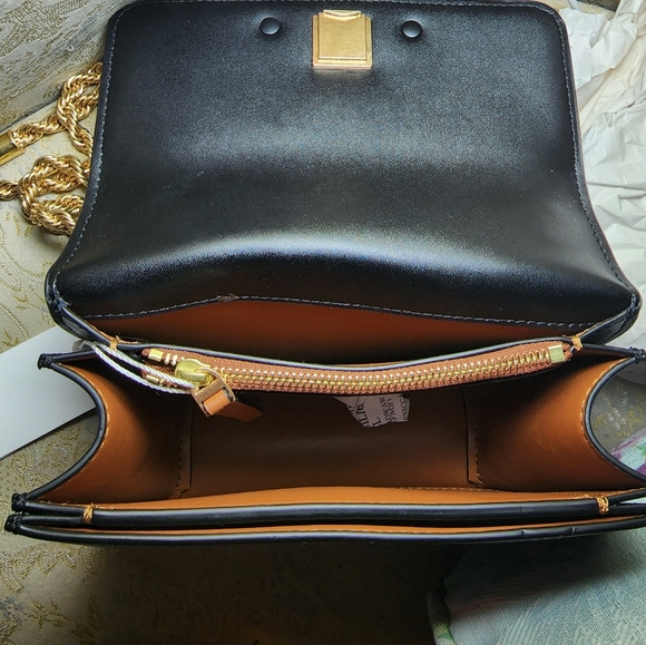 Tory Burch Eleanor Bag - Picture 9 of 14